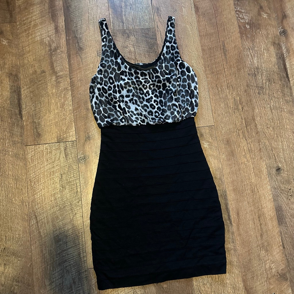 Women's Express Mini Dress XSP Black White Leopard Print